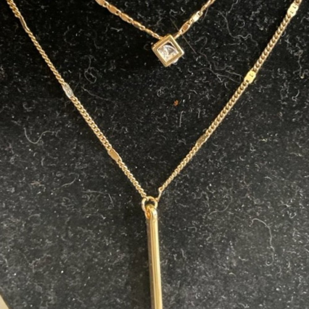 32" Liz Clairborne Gold Fancy Double Chain with a Gold Bar Lariat $ Caged Box CZ